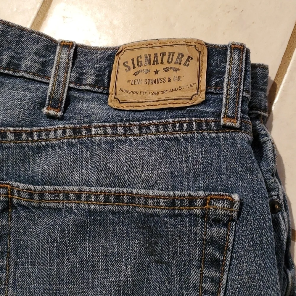 Levi's signature W42 L30 jeans size 42 x 30 denim W42 x L30 pants Levi's…